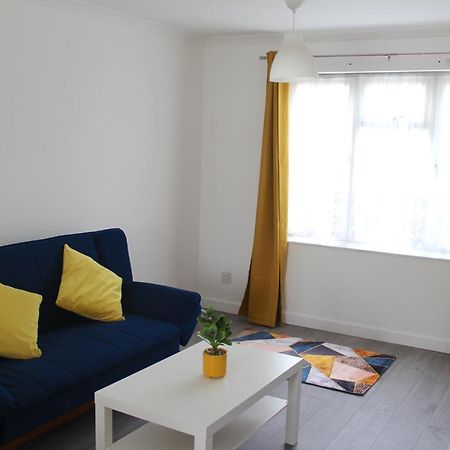 Coolfin House-Close To Excel, Contractors, Relocators, Paid Parking Villa Londen Buitenkant foto
