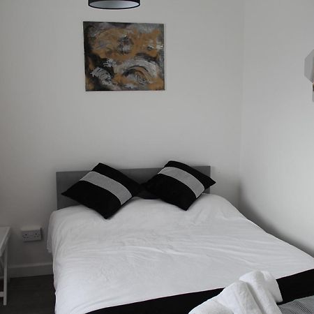 Coolfin House-Close To Excel, Contractors, Relocators, Paid Parking Villa Londen Buitenkant foto