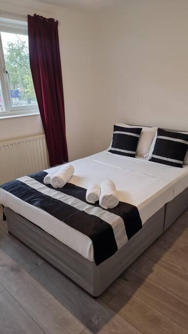 Coolfin House-Close To Excel, Contractors, Relocators, Paid Parking Villa Londen Buitenkant foto