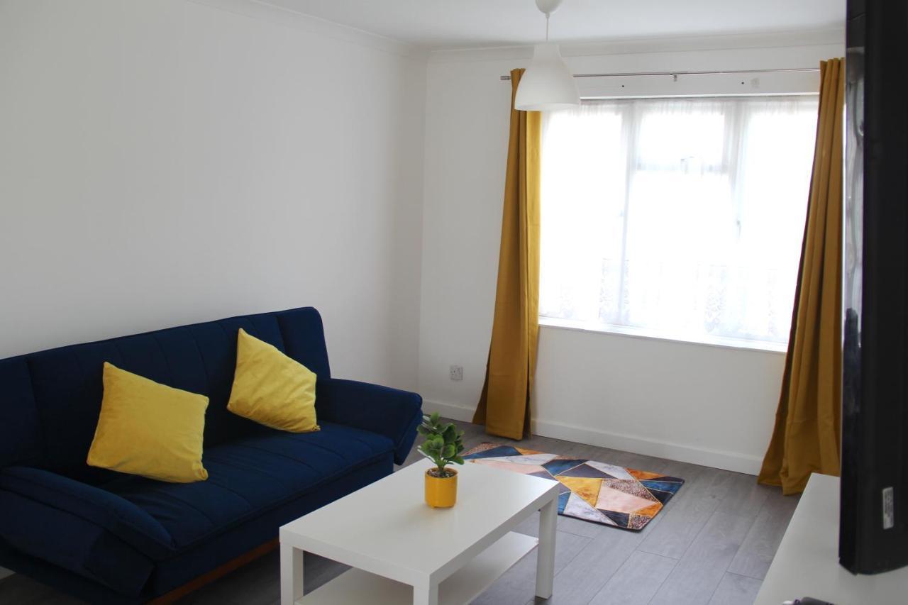 Coolfin House-Close To Excel, Contractors, Relocators, Paid Parking Villa Londen Buitenkant foto