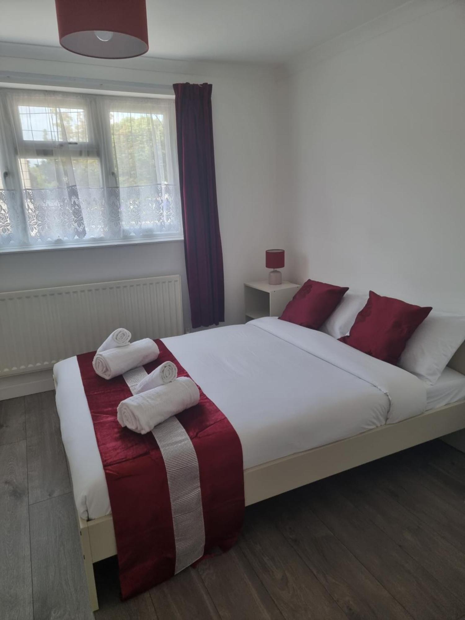 Coolfin House-Close To Excel, Contractors, Relocators, Paid Parking Villa Londen Buitenkant foto
